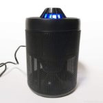 ニトリの『LED捕虫器』で蚊が捕れた！USB電源で持ち運びも便利！