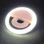 3COINSの自撮りライト『セルフィーリングライト』が充電式で明るい！