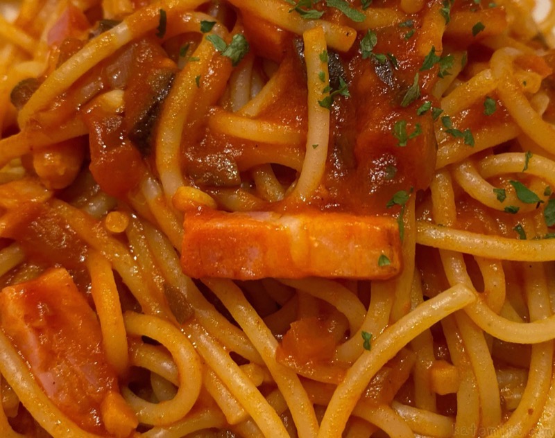 サイゼリヤのランチ スパゲッティアラビアータ がピリ辛トマト味で超おいしい 買てみた