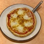 サイゼリヤの『マルゲリータピザ』が濃厚なモッツァレラチーズたっぷりで超おいしい！