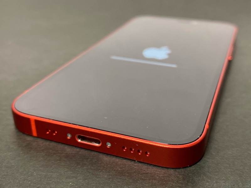 Appleの「iPhone 12 mini」は付属品がLightningケーブルのみでシンプル 