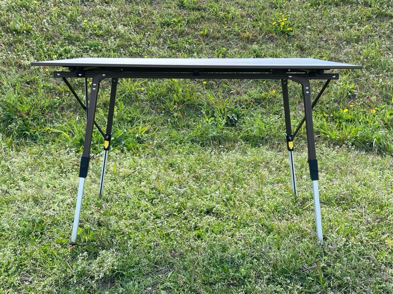 コストコの『ティンバーリッジ アルミニウム キャンプテーブル』が安定 