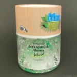 100均の『ビーズ芳香消臭剤 ボタニカルアロマ ウッドの香り300g』が緑ビーズでオシャレ！