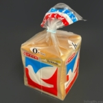 イトーヨーカドーの『100周年記念 ハトブレッド』が鳩の袋にヤマザキ食パンが入ってかわいい！