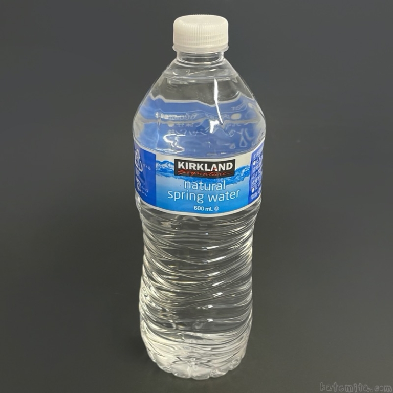 コストコの『KIRKLAND SIGNATUREナチュラルスプリングウォーター600ml×30本』がお得で良い！ 買てみた