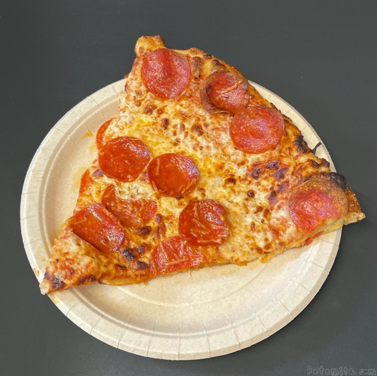 コストコの『ペパロニピザ(スライス)』がフードコートのピザで超おいしい！ 買てみた
