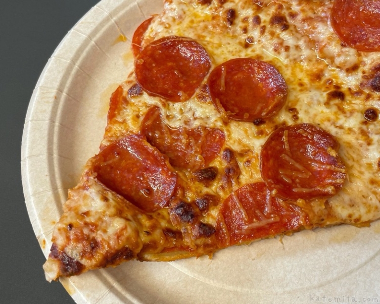 コストコの『ペパロニピザ(スライス)』がフードコートのピザで超おいしい！ 買てみた