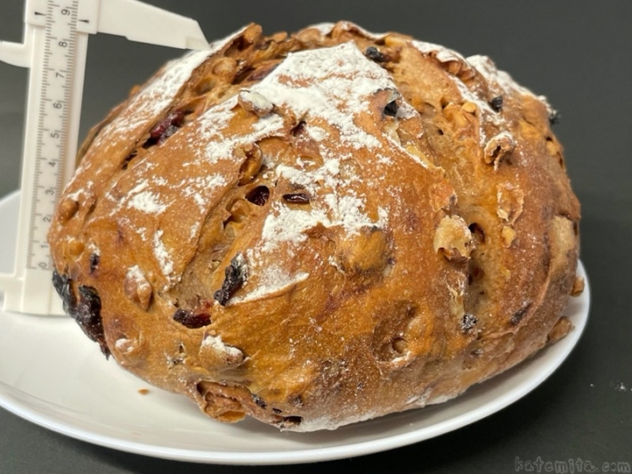 コストコの『ウォールナッツクランベリーブレッド』がクルミとクランベリーたっぷりで超おいしい！ 買てみた