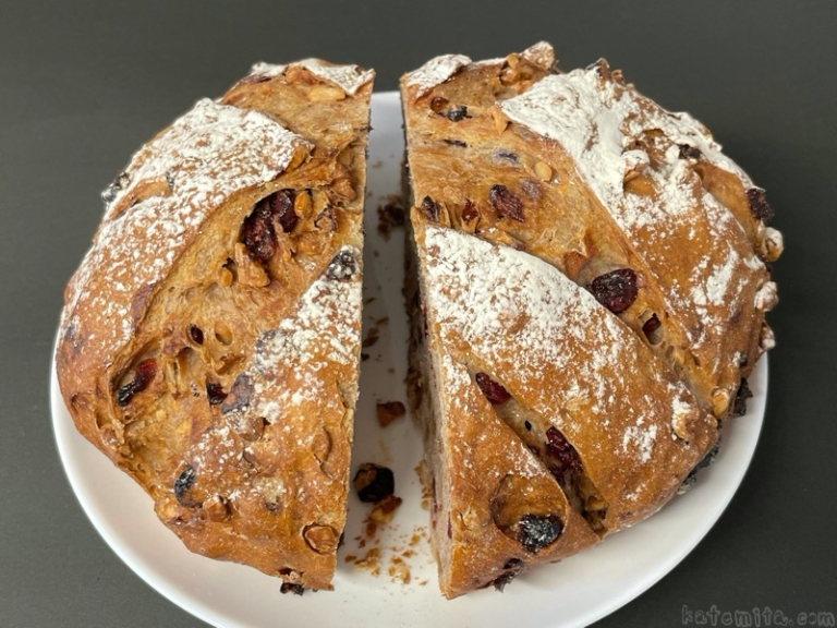 コストコの『ウォールナッツクランベリーブレッド』がクルミとクランベリーたっぷりで超おいしい！ 買てみた