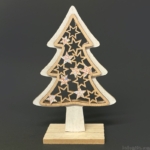 100均の『ナチュラルウッドグリッタースターツリー』が木製のクリスマス用インテリアで可愛い！