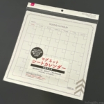 ダイソーの『マグネットシートカレンダー』が磁石で貼ってマジックで書き込める！