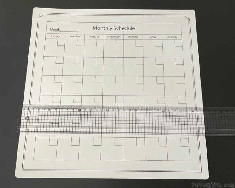 ダイソーの『マグネットシートカレンダー』が磁石で貼ってマジックで書き込める！ 買てみた