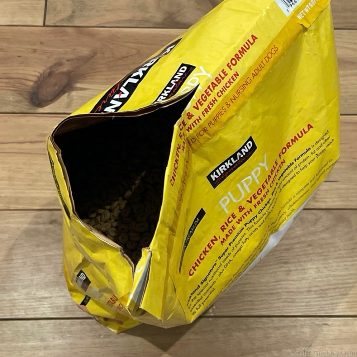 コストコのドッグフード『カークランドシグネチャー 子犬用 9kg チキン,ライス,ベジタブル』がお気に入り！ 買てみた