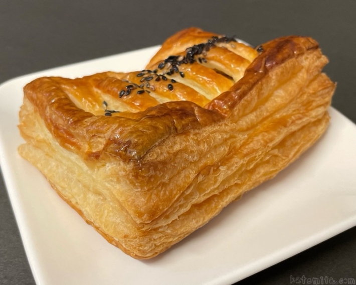 ヤマザキの『いもパイ』が四角いパイ生地にサツマイモの餡で美味しい！ 買てみた