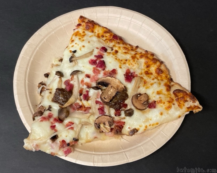 コストコの『マッシュルームピザ(マッシュルーム ポルチーニソース)』がキノコとベーコンで超おいしい！ 買てみた