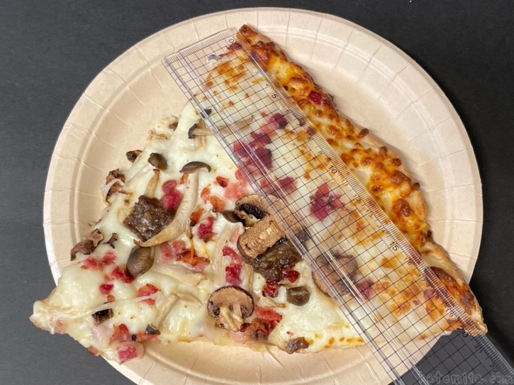 コストコの『マッシュルームピザ(マッシュルーム ポルチーニソース)』がキノコとベーコンで超おいしい！ 買てみた