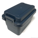 100均の『バックルBOX ネイビー』が濃い青色の蓋付きのミニサイズ収納ボックスでカッコイイ！