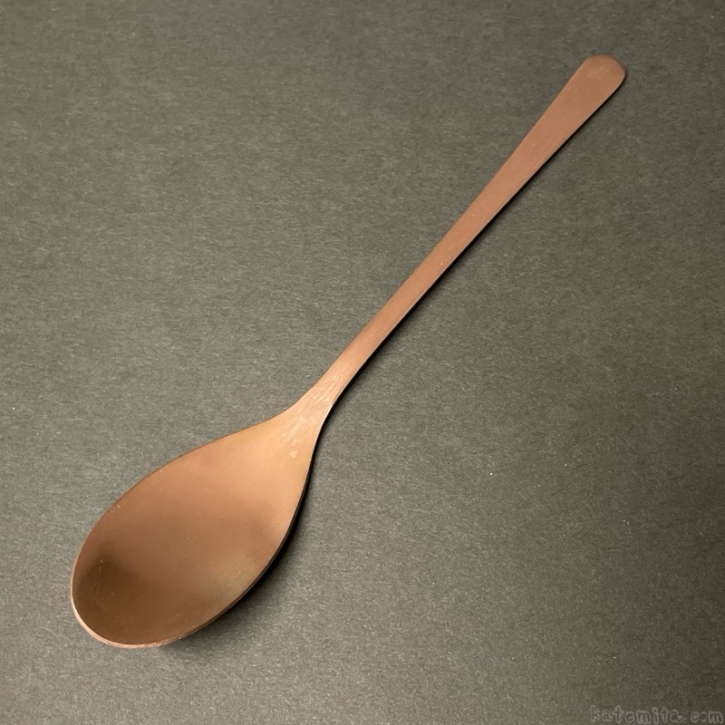 100均の『ローズゴールド デザートスプーン』がオシャレでシンプルな銅の色のスプーン！ 買てみた
