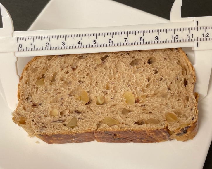 コストコの『ウォールナッツカレンツブレッド』がレーズンの甘味で美味しい！ 買てみた