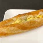 イオンビッグの『バケットサンドタマゴ』がフランスパンにタマゴの惣菜パンで美味しい！
