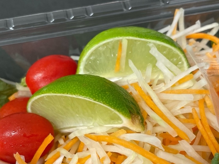 コストコの『パパイヤサラダ』がピリ辛ソースとエビの甘みで美味しい！ 買てみた