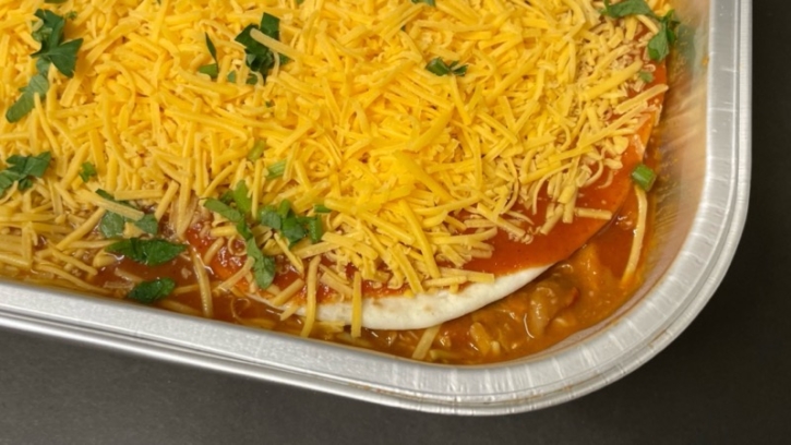 簡単なチキンと豆のエンチラーダのレシピ