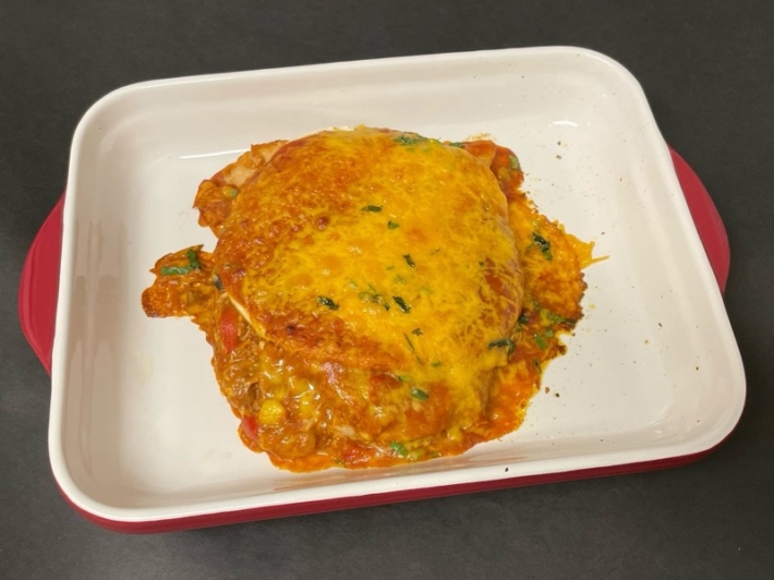 簡単なチキンと豆のエンチラーダのレシピ