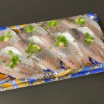 ロピアの『真あじ握り寿司』がパック寿司で8貫全て真あじで美味しい！