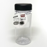 セリアの『ウォーターボトル ミニ 300ml』がコンパクトなサイズな透明ボトルで使いやすい！