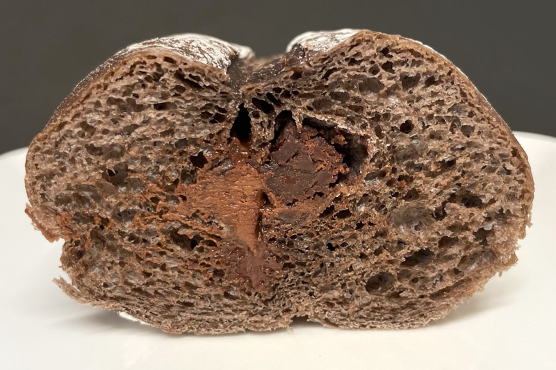 ヤマザキの『チョコフランスパン(チョコクリーム)』が角切り