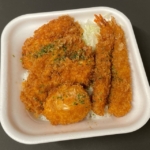 かつやの『タレカツ丼』が半熟卵、海老、鶏ささみで美味しい！